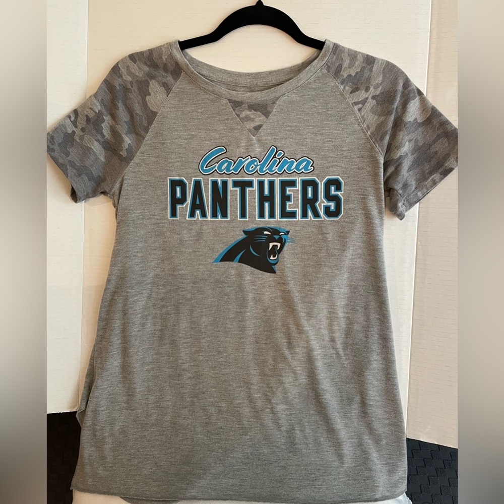 Womens Medium Carolina Panthers Football Shirt